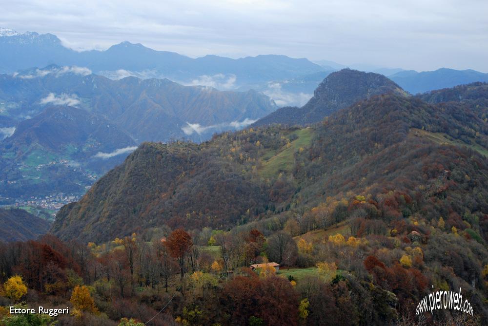 9 - vista sulla valle.JPG